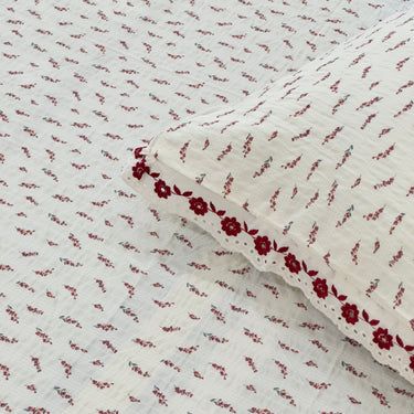 Red Leaf Custard King Size ButterBrushed Fibre Bedsheet | focus view