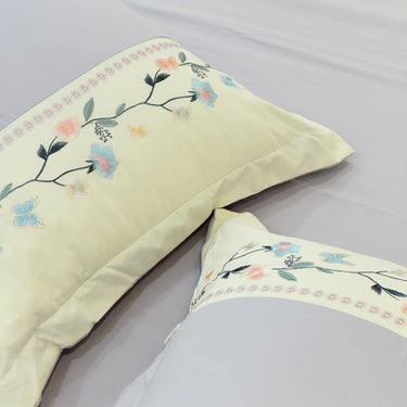 Berry Muffin King Size ButterBrushed Fibre Bedsheet | focus view