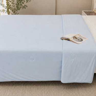 Blue Cloud Soufflé Lightweight Cooling Silk Comforter for Hot Sleepers | full