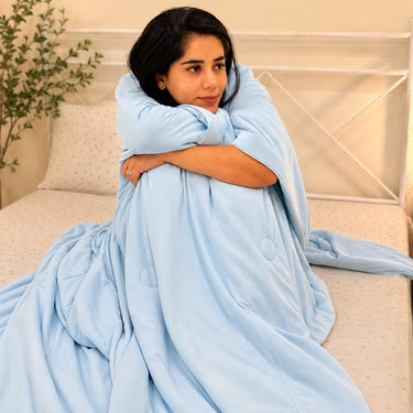 Blue Cloud Soufflé Lightweight Cooling Silk Comforter for Hot Sleepers | lifestyle