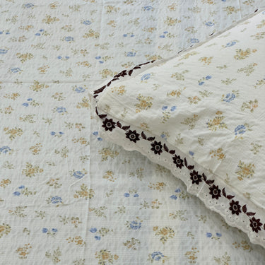 Golden PetalCustard King Size ButterBrushed Fibre Bedsheet | focus view