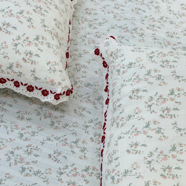 Rose Water Custard King Size ButterBrushed Fibre Bedsheet| lace view