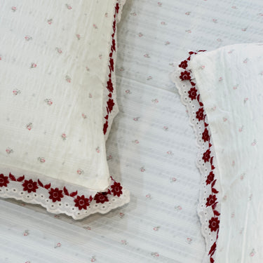 Rosy Kiss Custard King Size ButterBrushed Fibre Bedsheet | lace view
