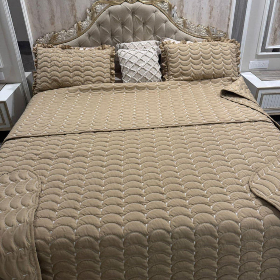 brown leher bedcover in maeri customer's home